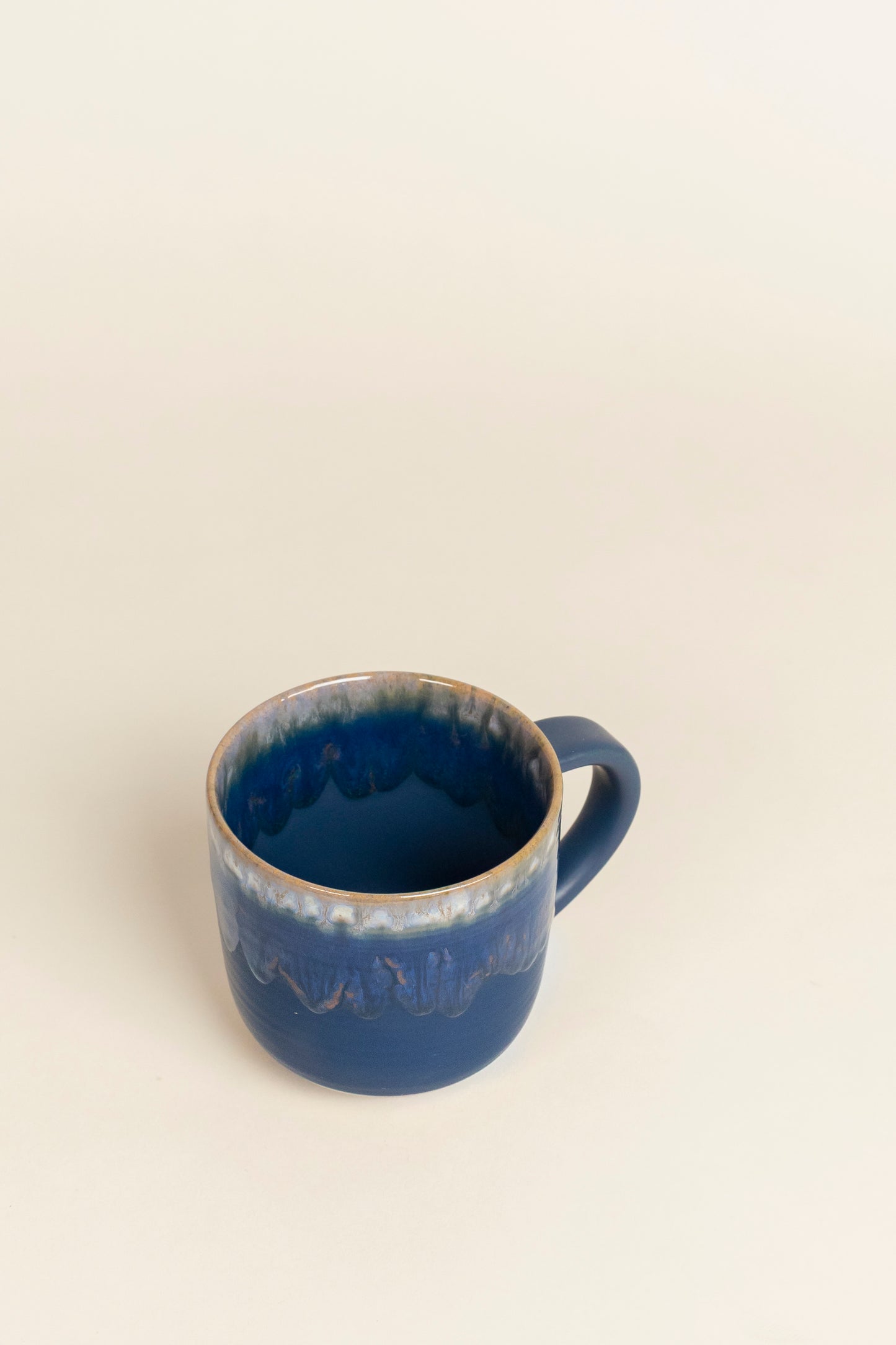 Groβe Tasse Luar